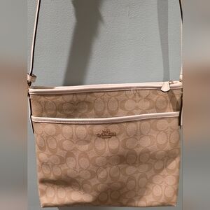 Coach Beige/White Signature Canvas and Leather Swingpack File Crossbody Bag